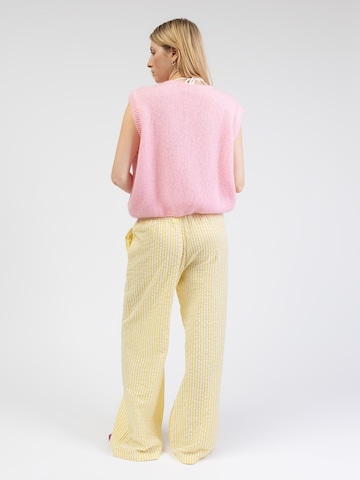 BROKE + SCHÖN Strickjacke 'Lockere Strickweste' in Pink