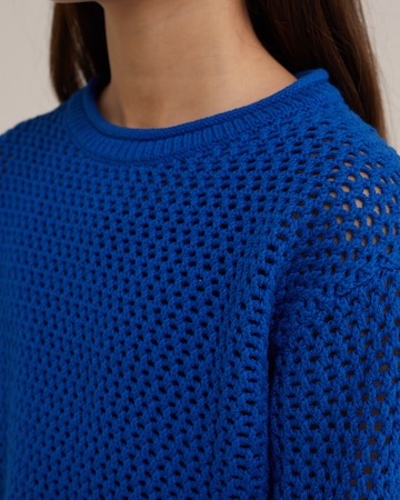 WE Fashion Sweater in Blue