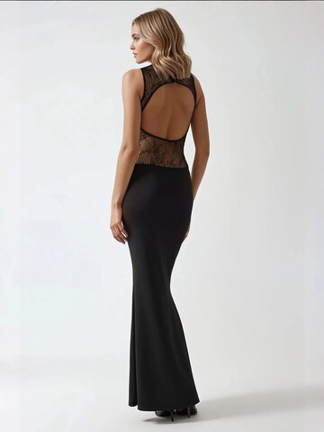 Hiccup Evening Dress in Black