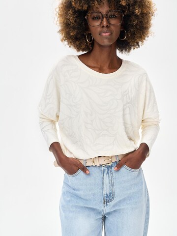 Blue Shadow Bluse‌‌‌‌‌ in Beige