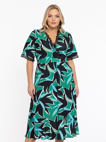 Yoek Dress ' Lace' in Green: front