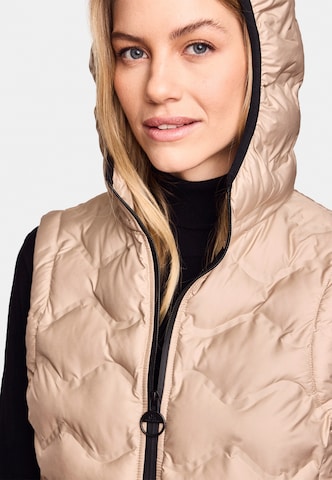 NEW CANADIAN Vest in Beige