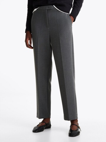 TOMMY HILFIGER Slim fit Trousers with creases in Grey: front