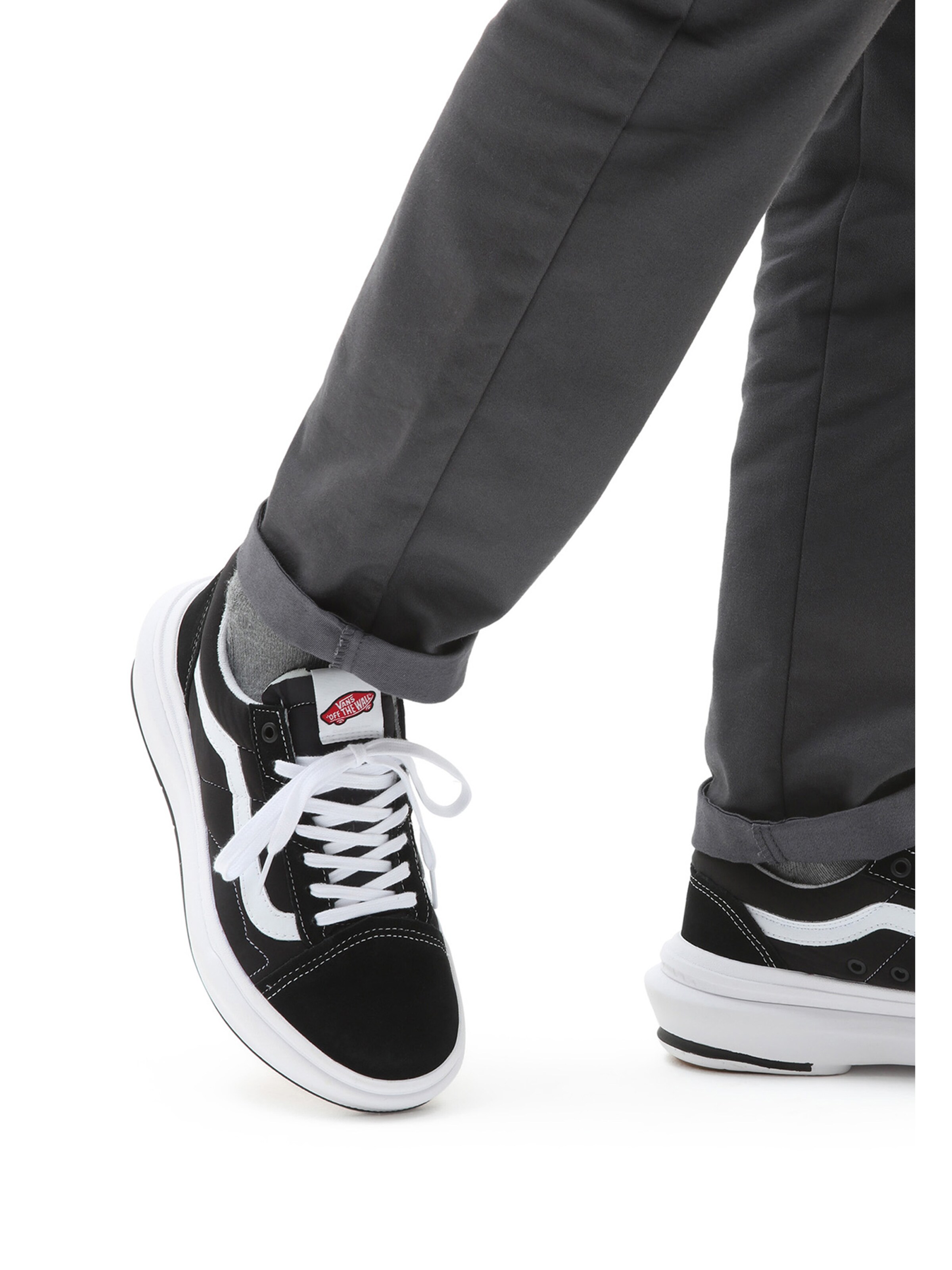 VANS Rövid szárú sportcipők 'Overt' - fekete