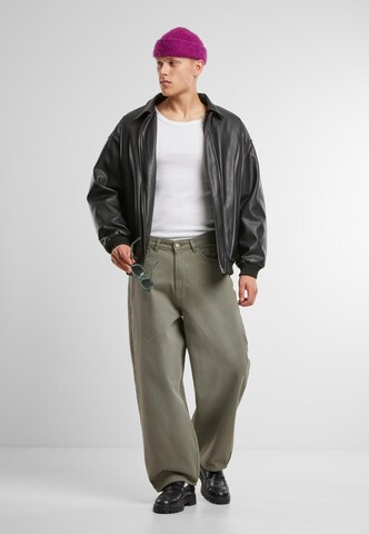 Urban Classics Baggy Jeans in Groen