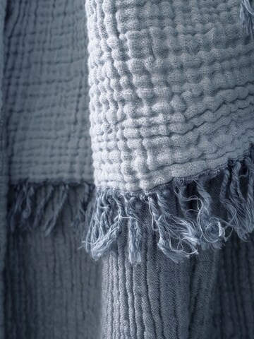 Barine Blankets 'Cocoon' in Blue