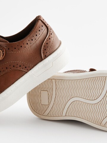 Chaussure basse Next en marron