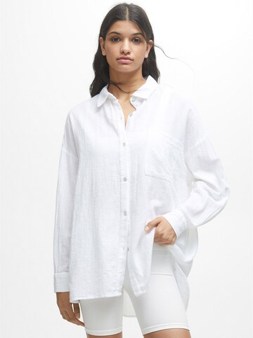 Chemisier Pull&Bear en blanc