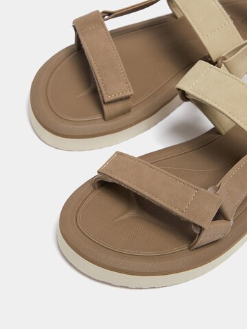 Pull&Bear Sandal i beige