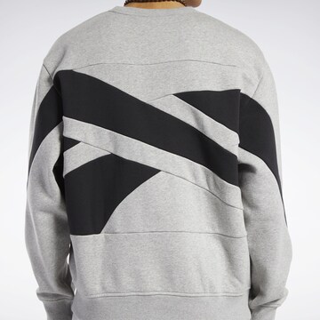 Reebok Sweatshirt in Grau