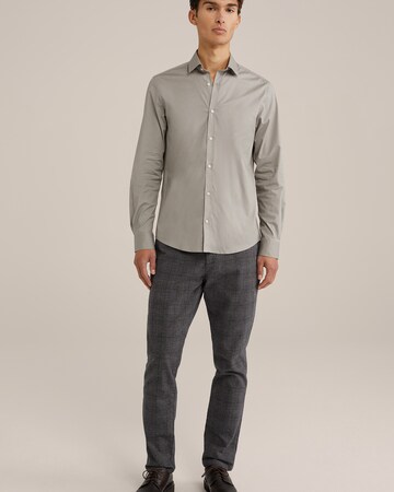 Slim fit Camicia di WE Fashion in grigio