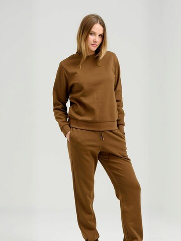 Pullover ' Crewneck ' di TEESHOPPEN in marrone: frontale