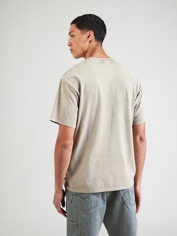 LEVI'S ® Μπλουζάκι 'Red Tab' σε γκρι: πίσω