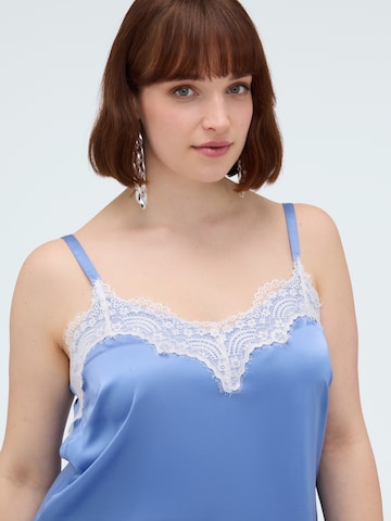 Fiorella Rubino - Top en azul