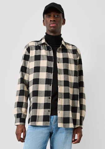 Coupe regular Chemise QS en beige : devant
