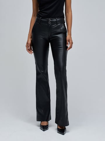 Salsa Jeans Flared Chino in Zwart: voorkant