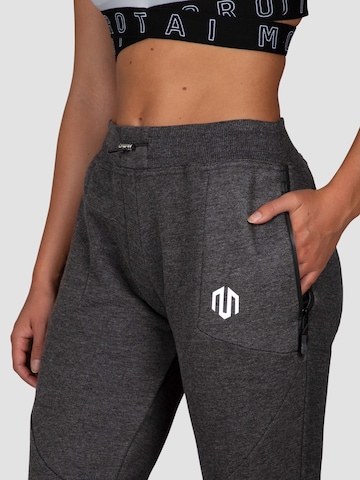 MOROTAI - Tapered Pantalón deportivo 'Comfy Performance' en gris