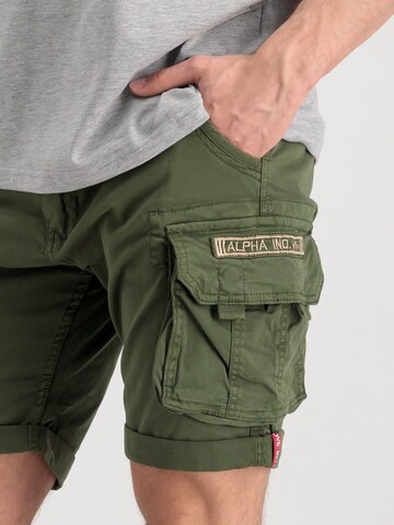 Regular Pantalon cargo ALPHA INDUSTRIES en vert