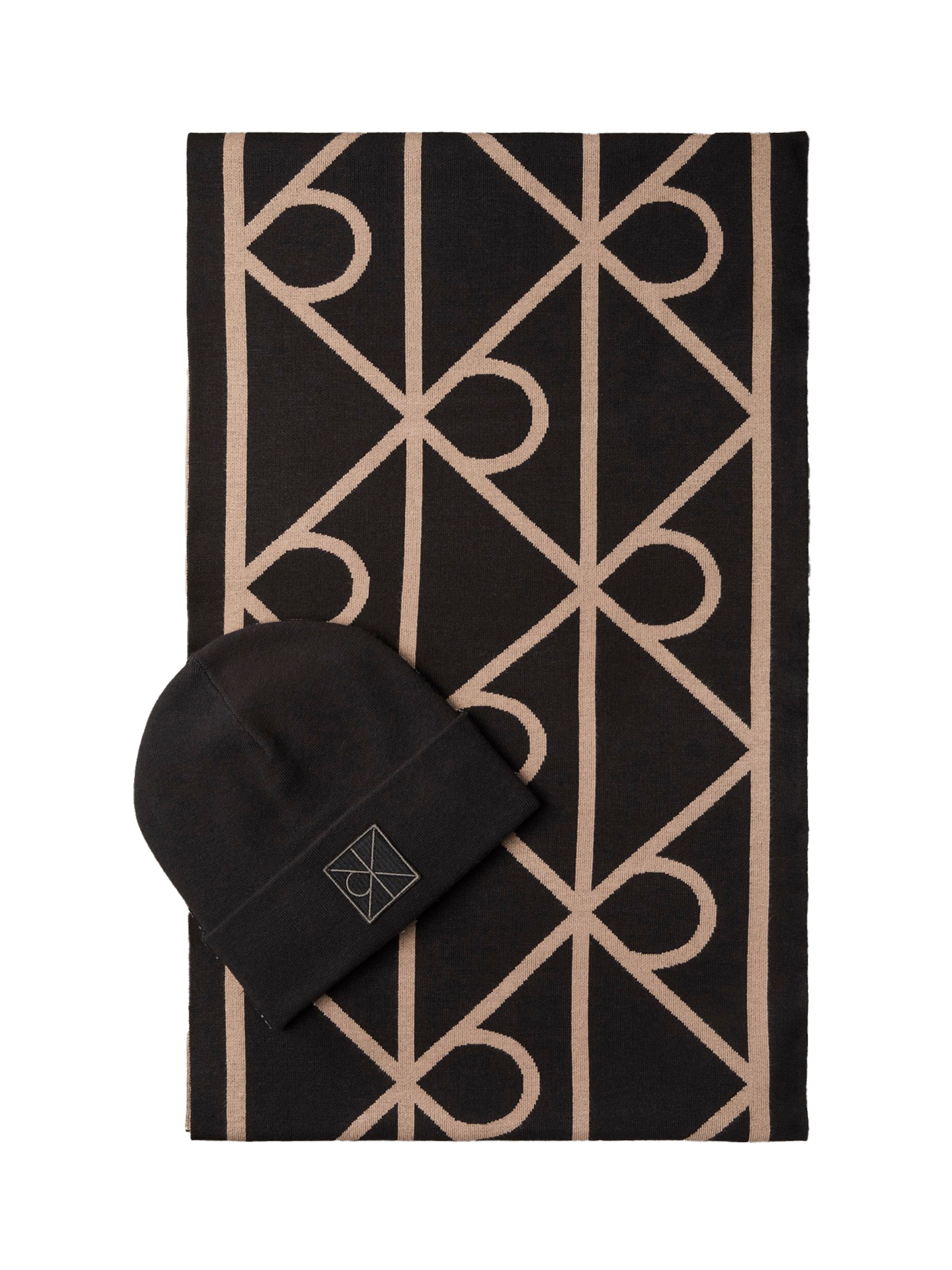 Calvin Klein Čepice – černá: přední strana