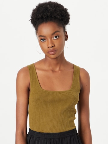 Top in maglia di rosemunde in verde: frontale