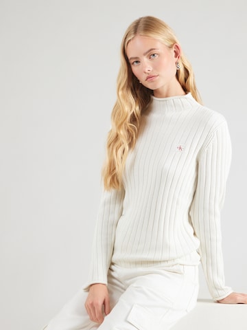 Pull-over Calvin Klein Jeans en blanc : devant
