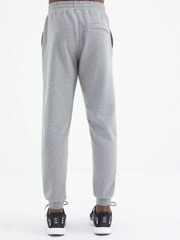 Tommy Life Regular Jogginghose in Grau