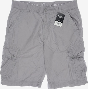 Calvin Klein Jeans Shorts in 34 in Grey: front
