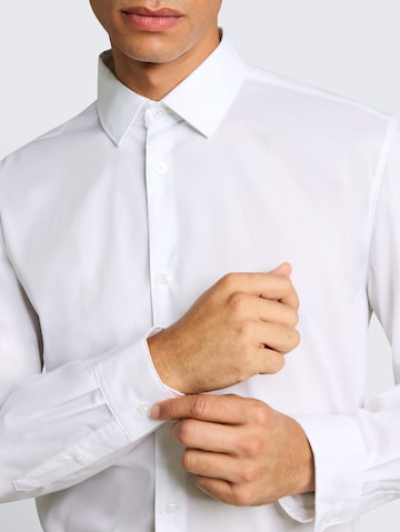 Coupe regular Chemise business TOM TAILOR en blanc