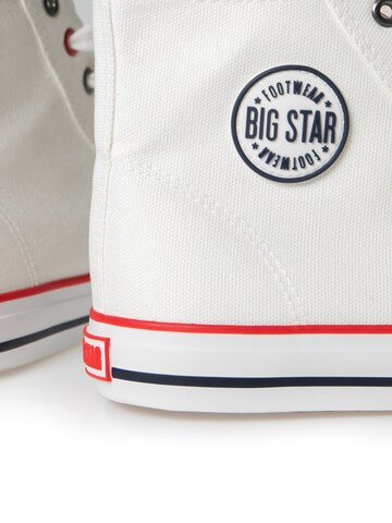 Sneaker alta di BIG STAR in bianco
