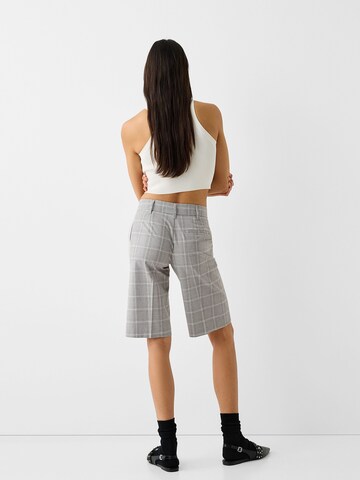 Regular Pantalon à plis Bershka en gris