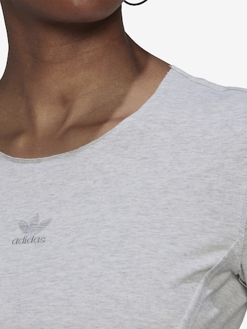 T-shirt 'Loungewear' ADIDAS ORIGINALS en gris