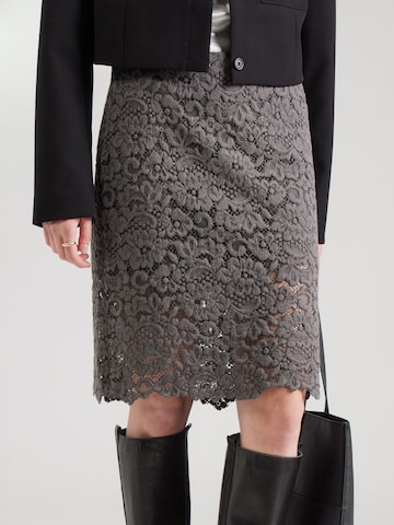 Gonna di & Other Stories in grigio