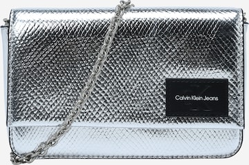 Calvin Klein Jeans Crossbody Bag in Silver: front