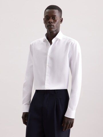 Coupe slim Chemise business 'Schwarze Rose' SEIDENSTICKER en blanc : devant