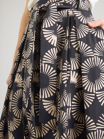 Gonna di MORE & MORE in nero