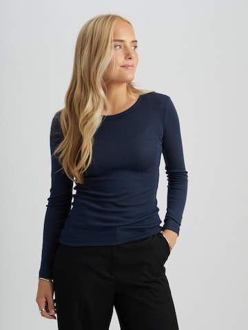 minus Shirt 'Cally' in Blau: Vorderseite
