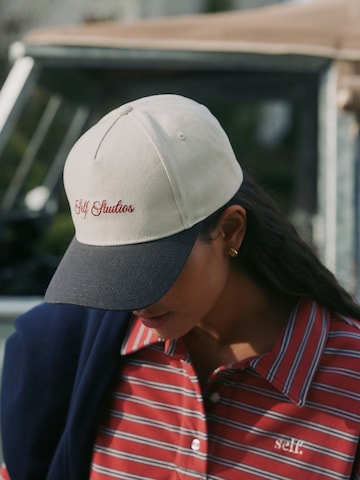 self. Cap in Beige