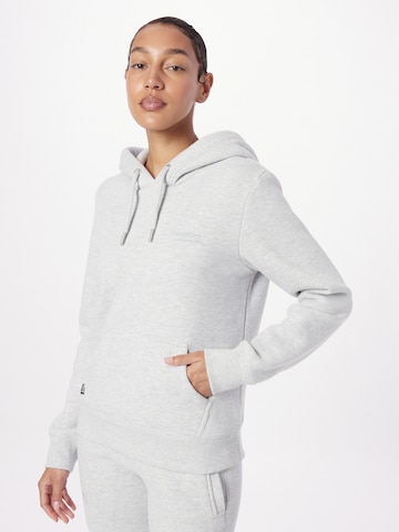 Sweat-shirt 'Essential' Superdry en gris : devant