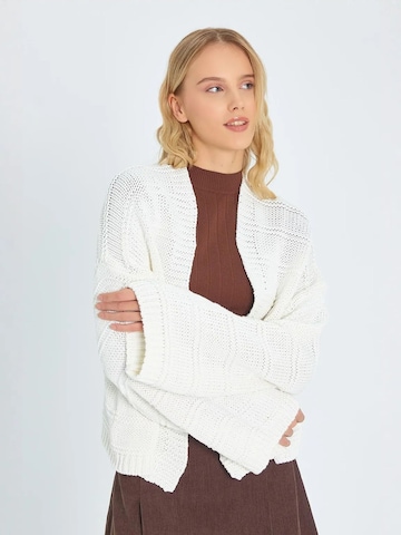 Cardigan 'Strickjacken' MixRay en blanc