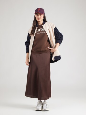 PIECES Tréning póló 'PCTAMY' - barna