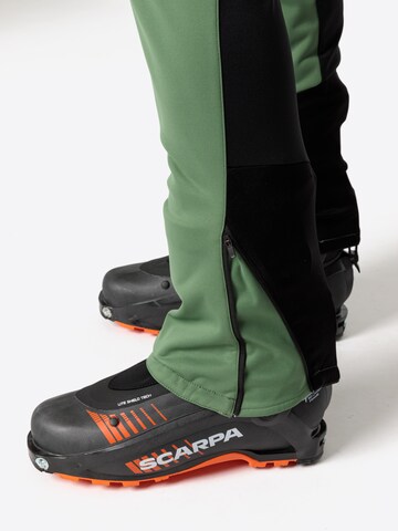 VAUDE Regular Outdoorbroek 'Larice Core' in Groen