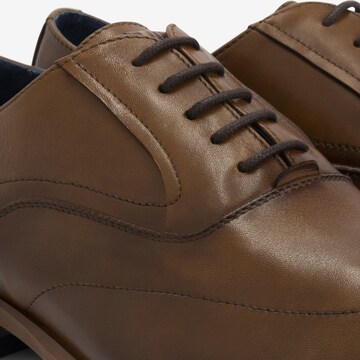 DenBroeck Lace-Up Shoes 'Platt St.' in Brown