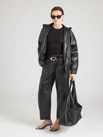 WEEKDAY Póló 'Mina' - fekete