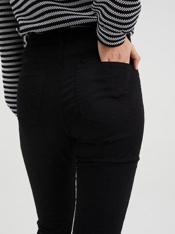 Skinny Jeans di WE Fashion in nero