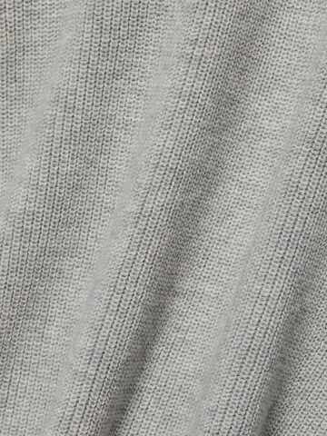 Pull-over Marie Lund en gris