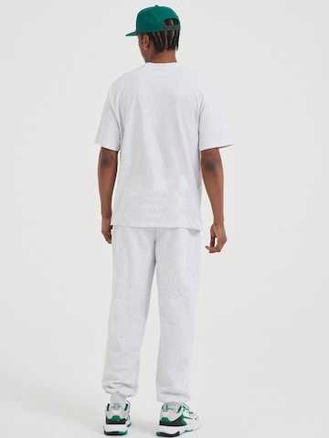 AND1 Paita 'Core Retro' värissä harmaa