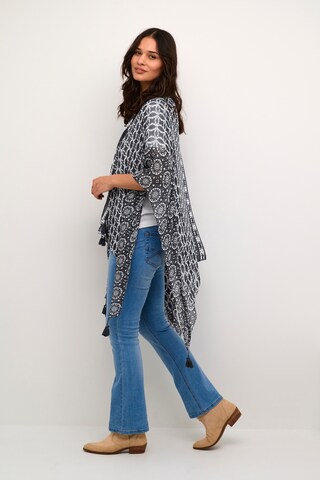 Cream Cape 'Kamila' in Grey