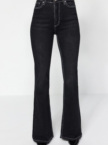 Trendyol Normalny krój Jeansy w kolorze czarny: przód