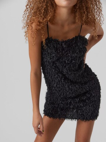 Rochie de cocktail 'Kari' de la Vero Moda Petite pe negru
