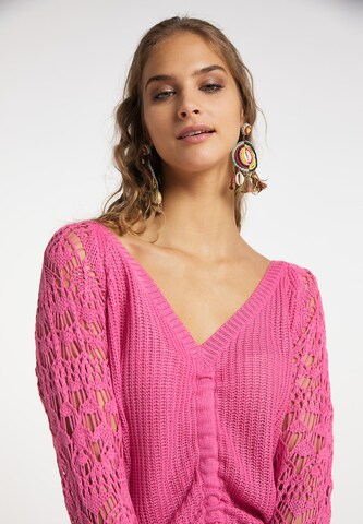 IZIA Pullover in Pink